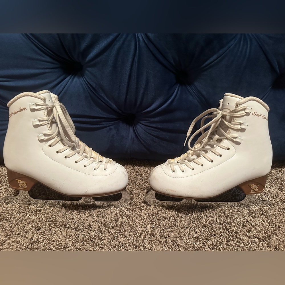 Scott Hamilton Figure Skates in the size 2 1/2